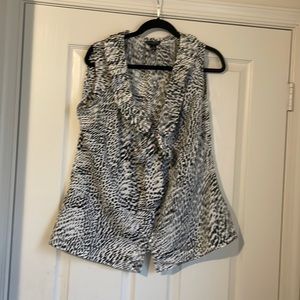 XL Banana Republic Black and White Blouse